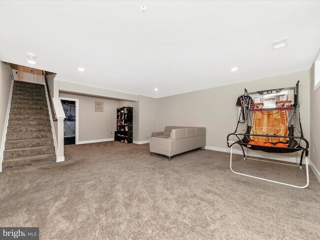 Building Photo - 1807 Fairway Ln