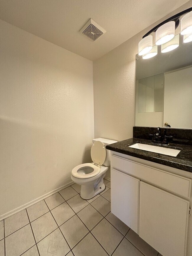 Building Photo - (APPLICATIONS PENDING) West Palmdale Townhouse