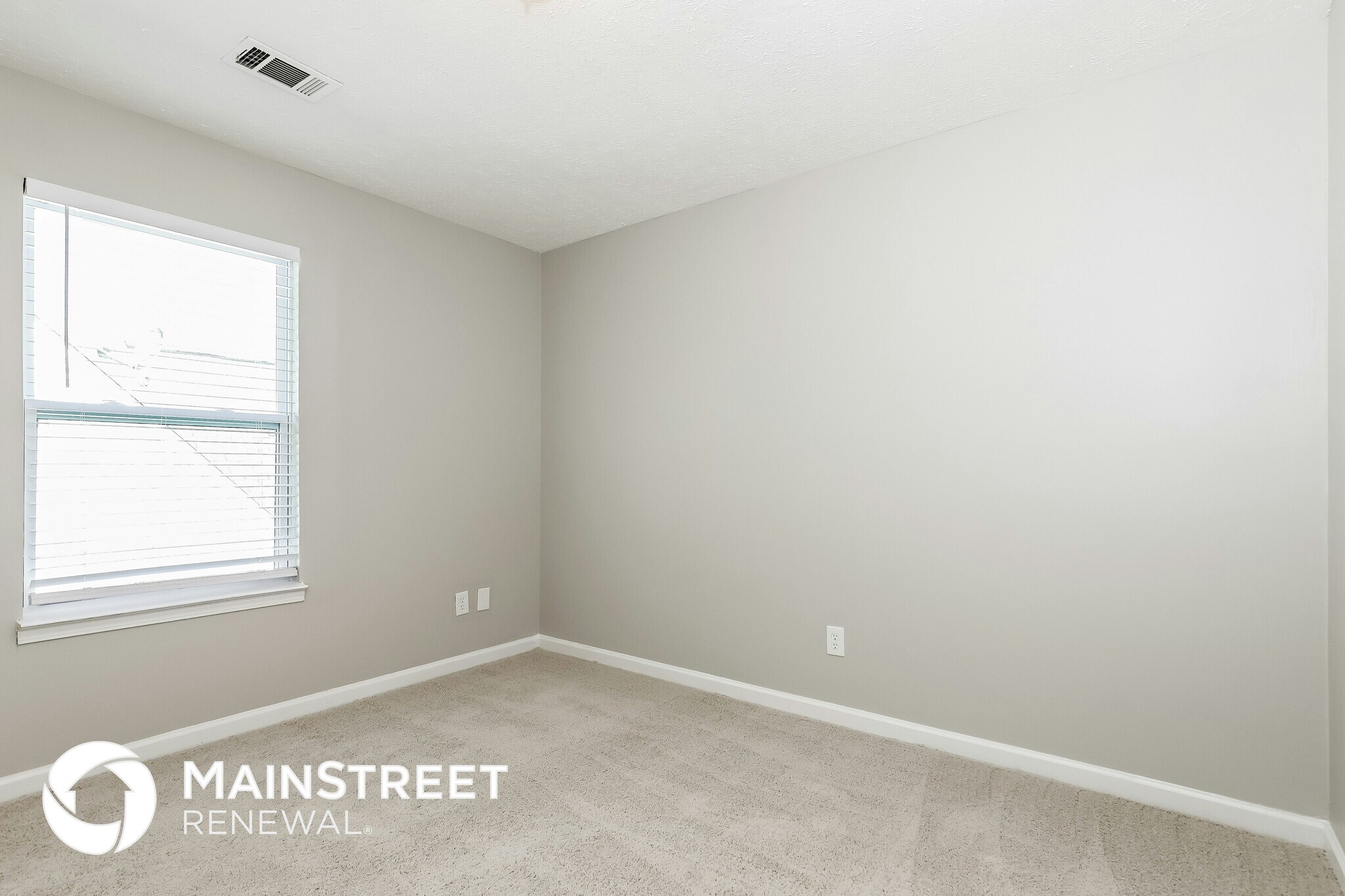 Building Photo - 7925 Woodlake Dr