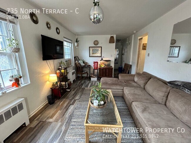 Building Photo - 735 North Terrace