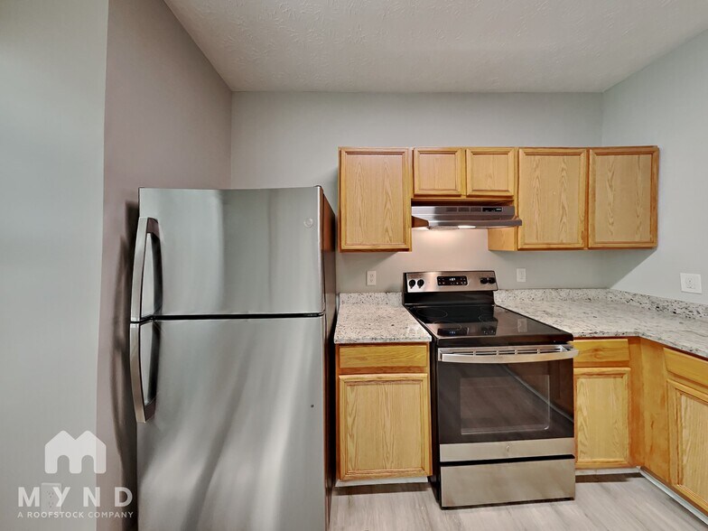 Building Photo - 6097 Camden Forrest Dr