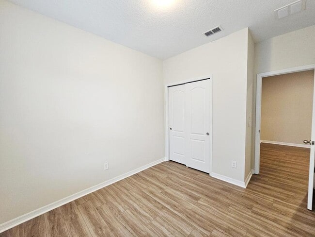 Building Photo - 12754 Garridan Ave