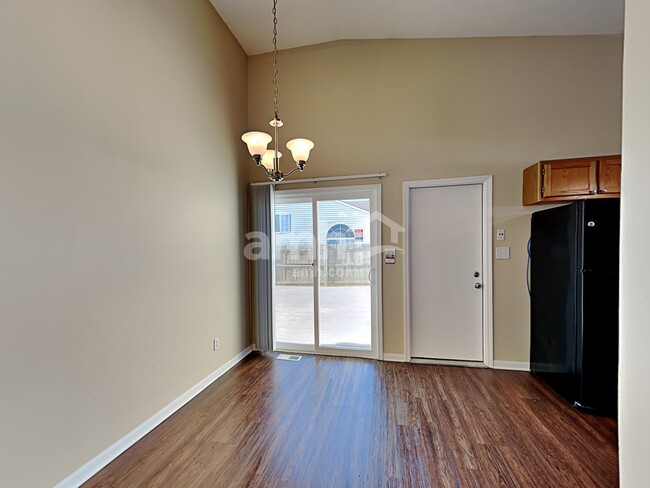 Building Photo - 1691 Roosevelt Dr