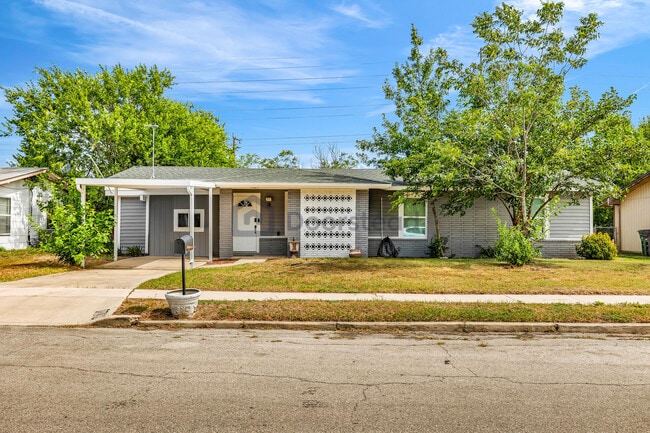 Primary Photo - 7023 Westville Dr