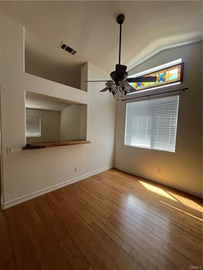 Building Photo - Desirable Temecula Home