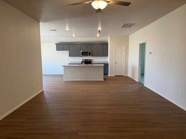 Building Photo - 1337 Loess St