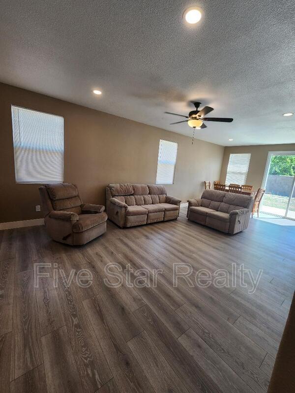 Building Photo - 9539 Poplar Way