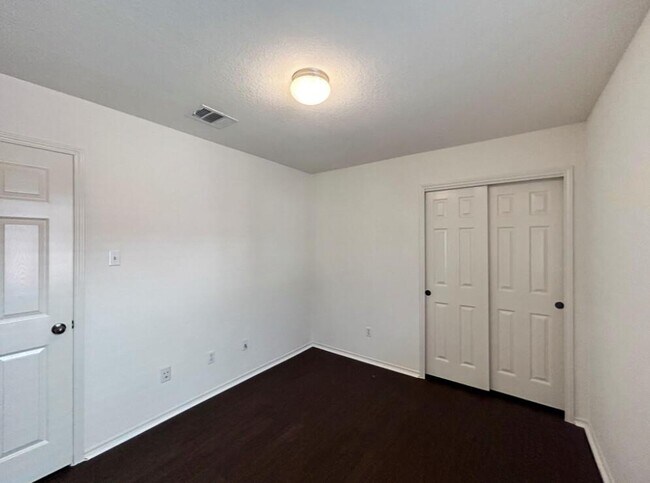 Building Photo - 1802 Honey Creek Ln