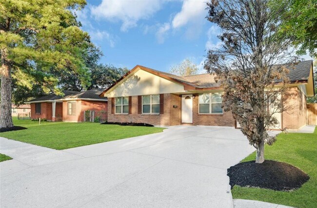 Primary Photo - 3613 Truxton Dr