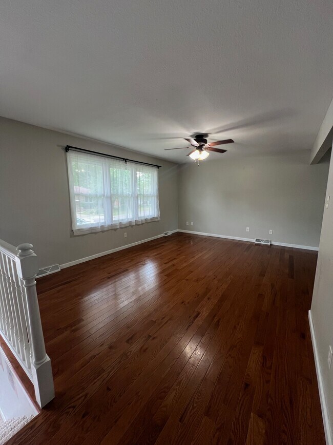 Building Photo - 304 Lawson Dr