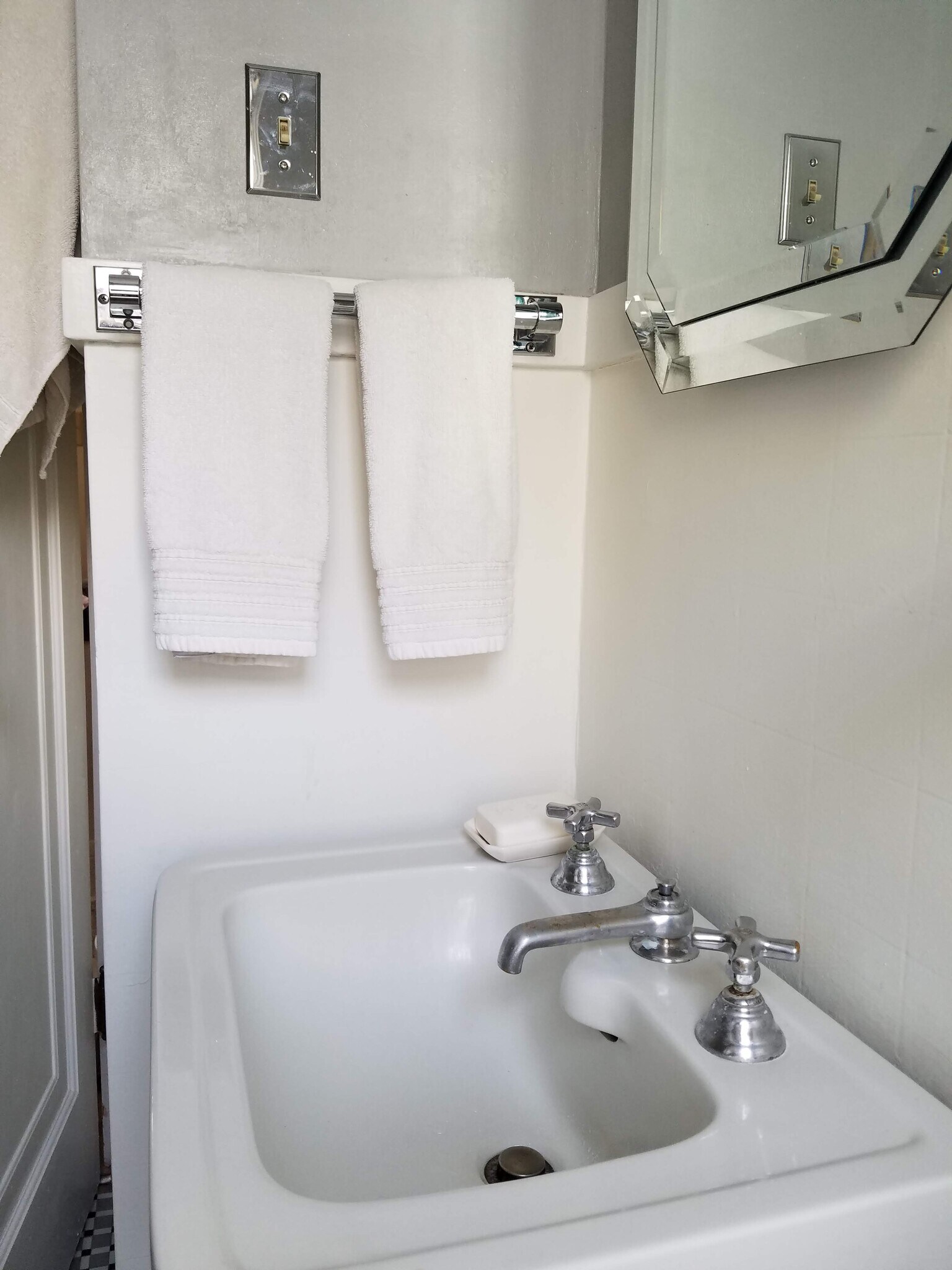 Bathroom - 1347 W Highland Pkwy