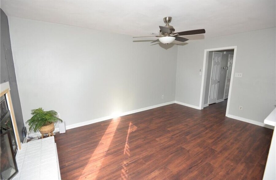 Building Photo - 4502 Marlwood Way