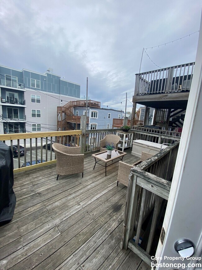 Building Photo - 209 K St