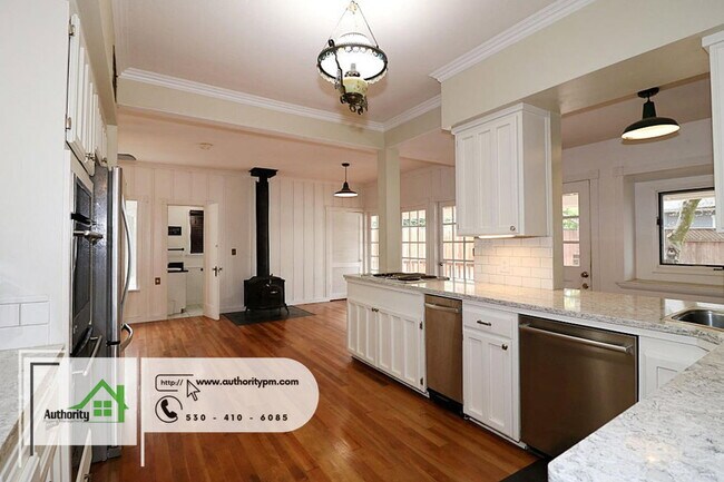 Building Photo - 1804 Chestnut St