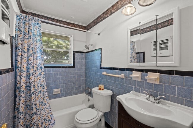 Building Photo - 241 W Rittenhouse St