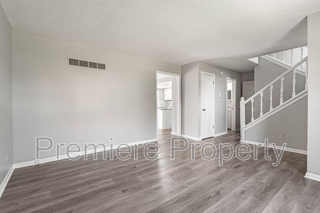 Building Photo - 6202 E 129 St