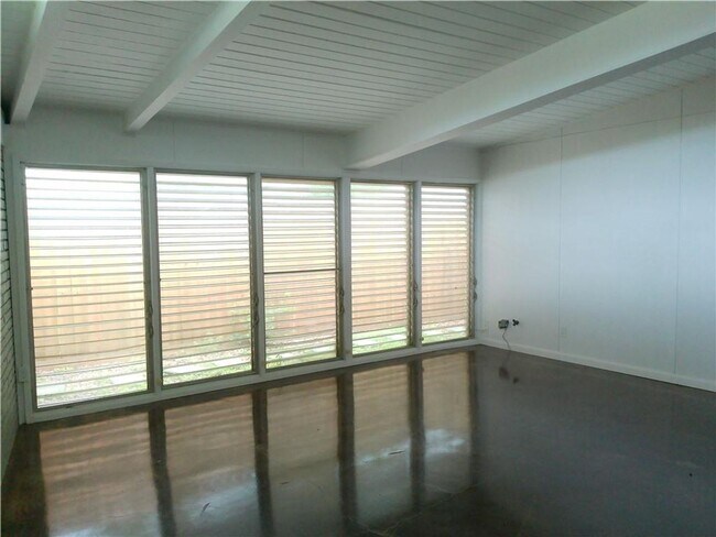 Primary Photo - 219 Purl Pl