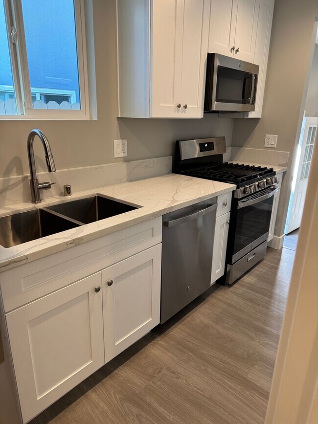 Building Photo - 54TH STREET 2985-2987 #1 FRONT UNITS