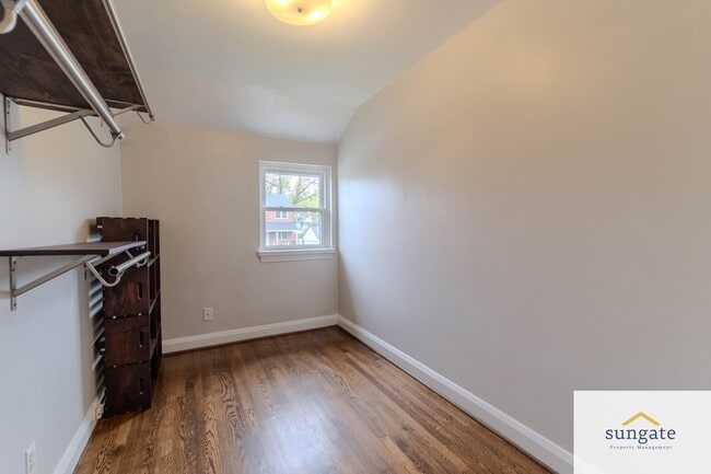 Building Photo - 258 Ridge Ave