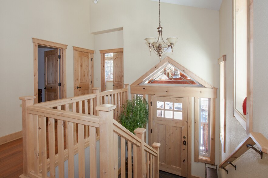 Split Level Entry - 2989 Fresno Ave