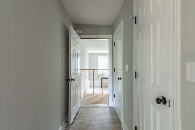 Building Photo - 3 Bed, 2 Bath, 2350sqft, 5.86acres