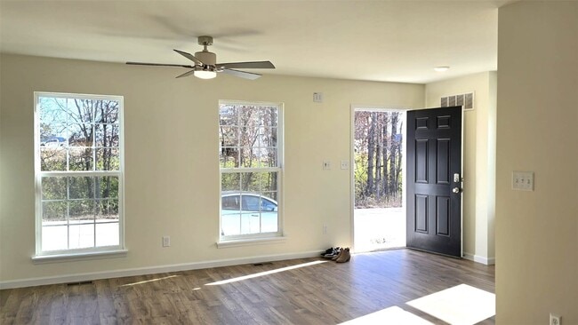 Building Photo - 431 Sunset Hollow Drive