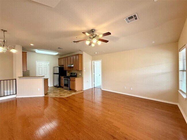 Building Photo - 1310 W Parmer Ln