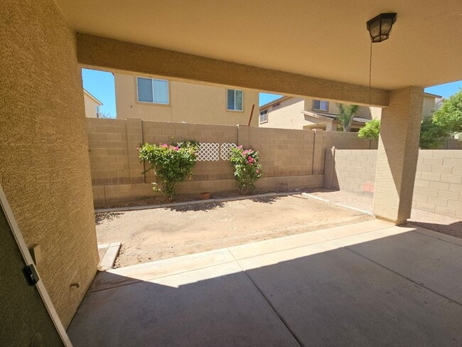 Building Photo - 4bd 2.5 bth 43rd Ave and vineyard