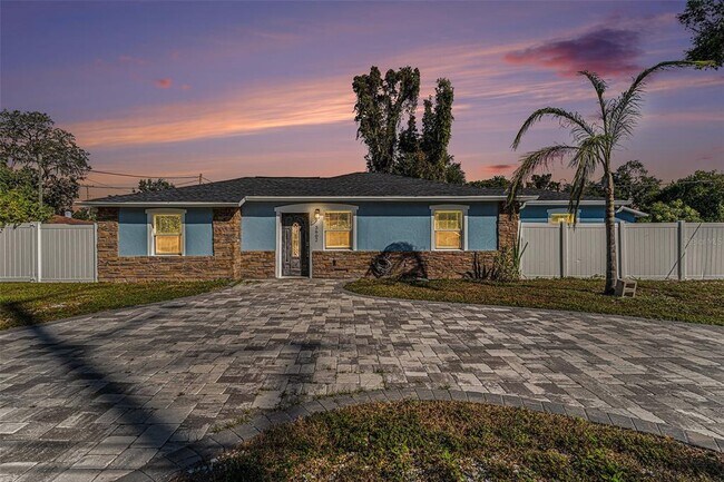 Building Photo - 3602 E 33rd Ave