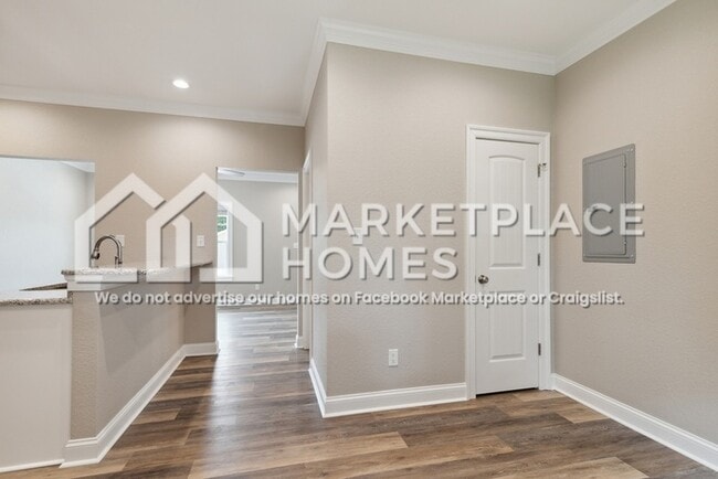 Building Photo - 542 Wilson St