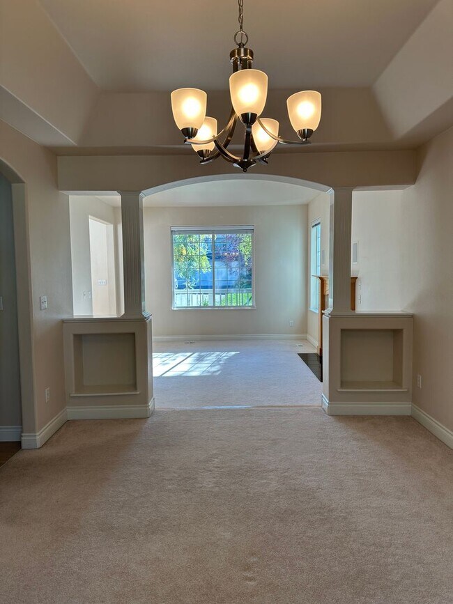 Building Photo - 4735 Potter Crest Cir