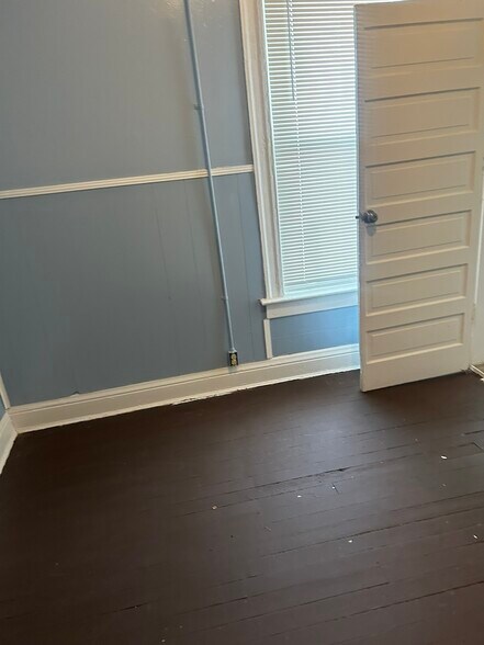 Apt 3 - 1011 S Willett St