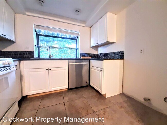 Building Photo - 3 br, 2.5 bath House - 2242 Loggers Ln