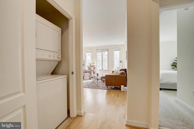 Building Photo - 1441 Rhode Island Ave NW