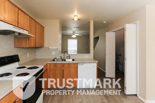 Building Photo - 4403 B Abigail