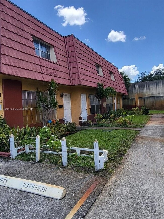 Primary Photo - 2500 NW 52nd Ave