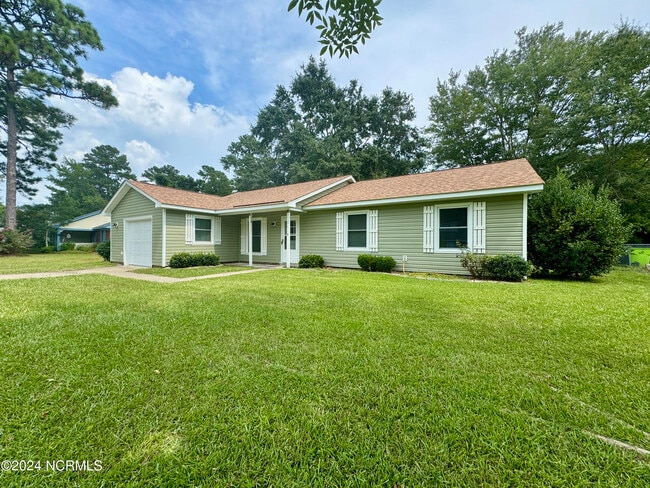 Building Photo - 1610 RaceTrack Rd