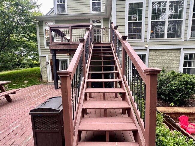 Building Photo - 5920 Nicolet Ct