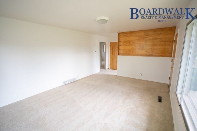 Building Photo - Newly updated 3 Bedroom home in Layton