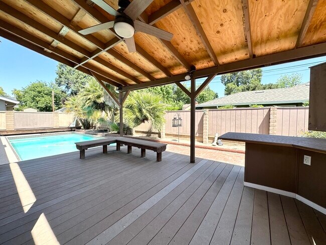 Building Photo - 5011 Jennings Way