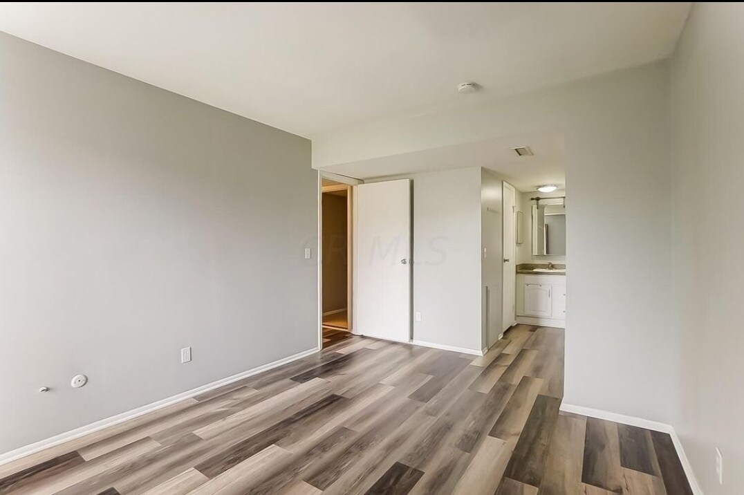 Building Photo - 1060 Merrimar Cir S
