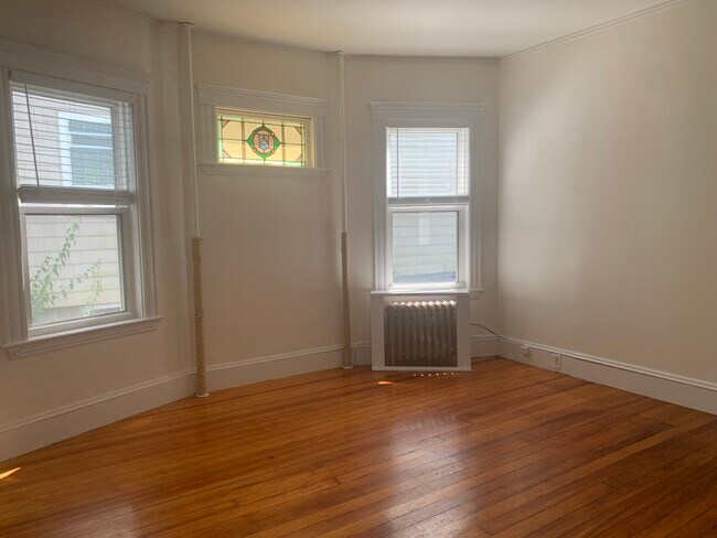 Building Photo - 52 Percival St