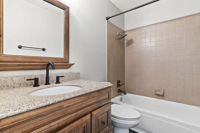 Building Photo - 4802 Canyon Cir