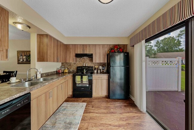 Townhome Kitchen 2 - The Park at Matera