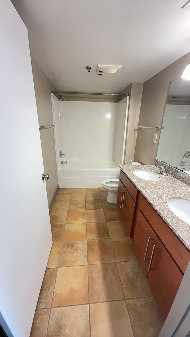 Building Photo - Great find for Lake Plaza: Available for FALL 2026! $3600/month - Move in 8/13/26!