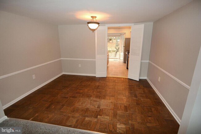 Building Photo - 1666 Albermarle Dr