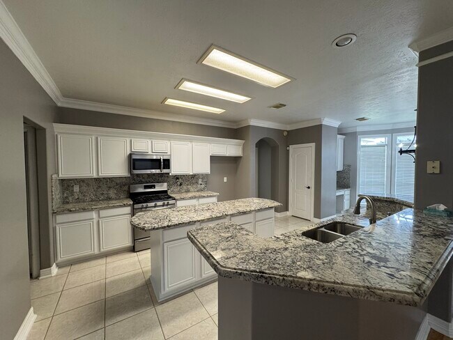 Building Photo - 15314 Carsen Bend Dr