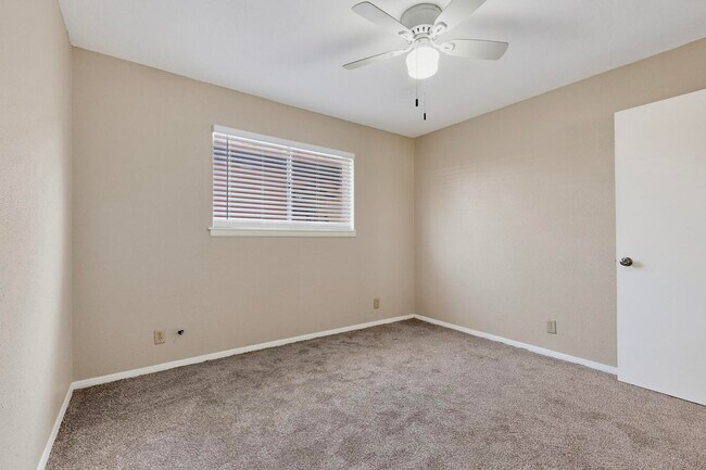 Building Photo - 207 Delamar Loop NW