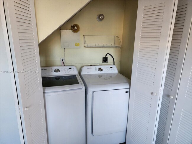 Building Photo - 13433 SW 62nd St