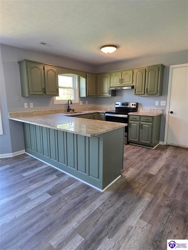 Building Photo - 888 N Woodland Dr